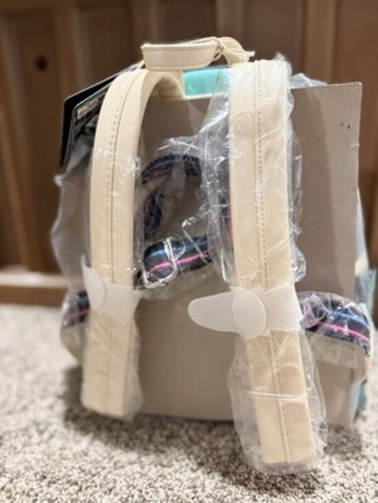 Loungefly Disney Pixar Cars FLO ‘s V8 Cafe Backpack Glow In The Dark - NWT - Picture 3 of 4